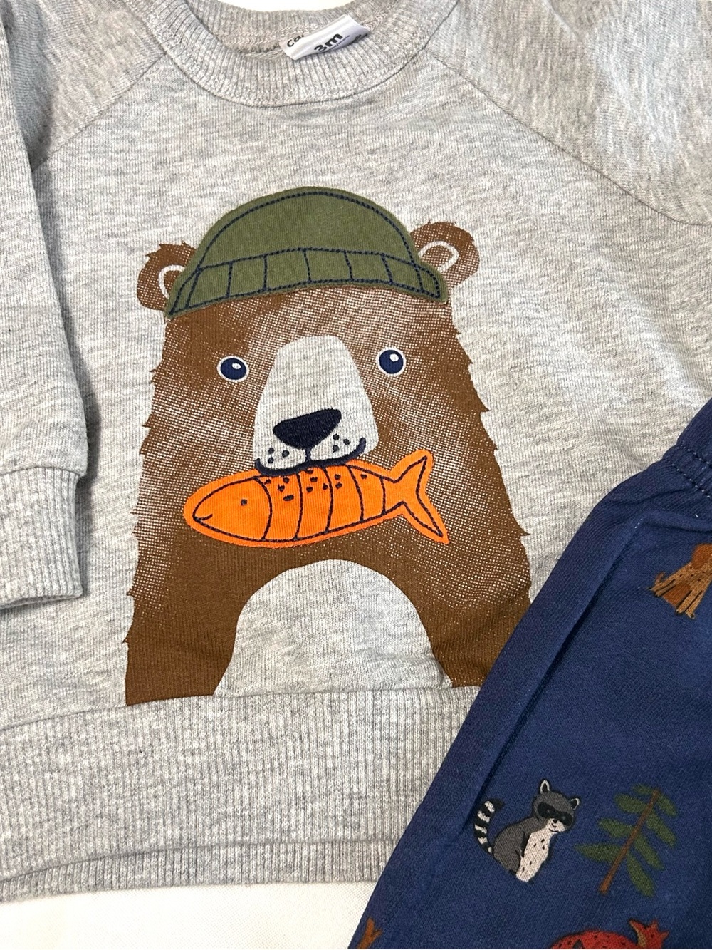 3 Month Fall 8 Pieces! Sweatshirts, Sweatpants, Bodysuit, Vests New and Like New - Picture 3 of 9
